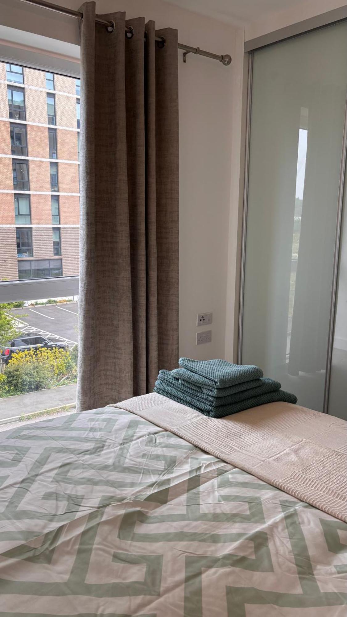 Apartment One Bedroom Parkway *